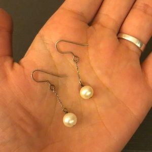 Pearl dangle earrings